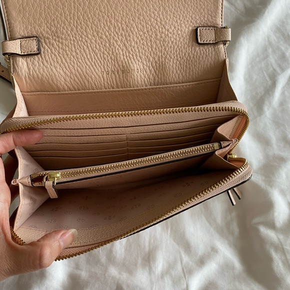 Tory Burch Pebbles Grain Crossbody bag in sweet melon - Picture 7 of 7